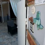 לינה וארוחת בוקר Aurora's House קסטלבאטה