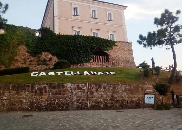 Aurora's House 3* Castellabate